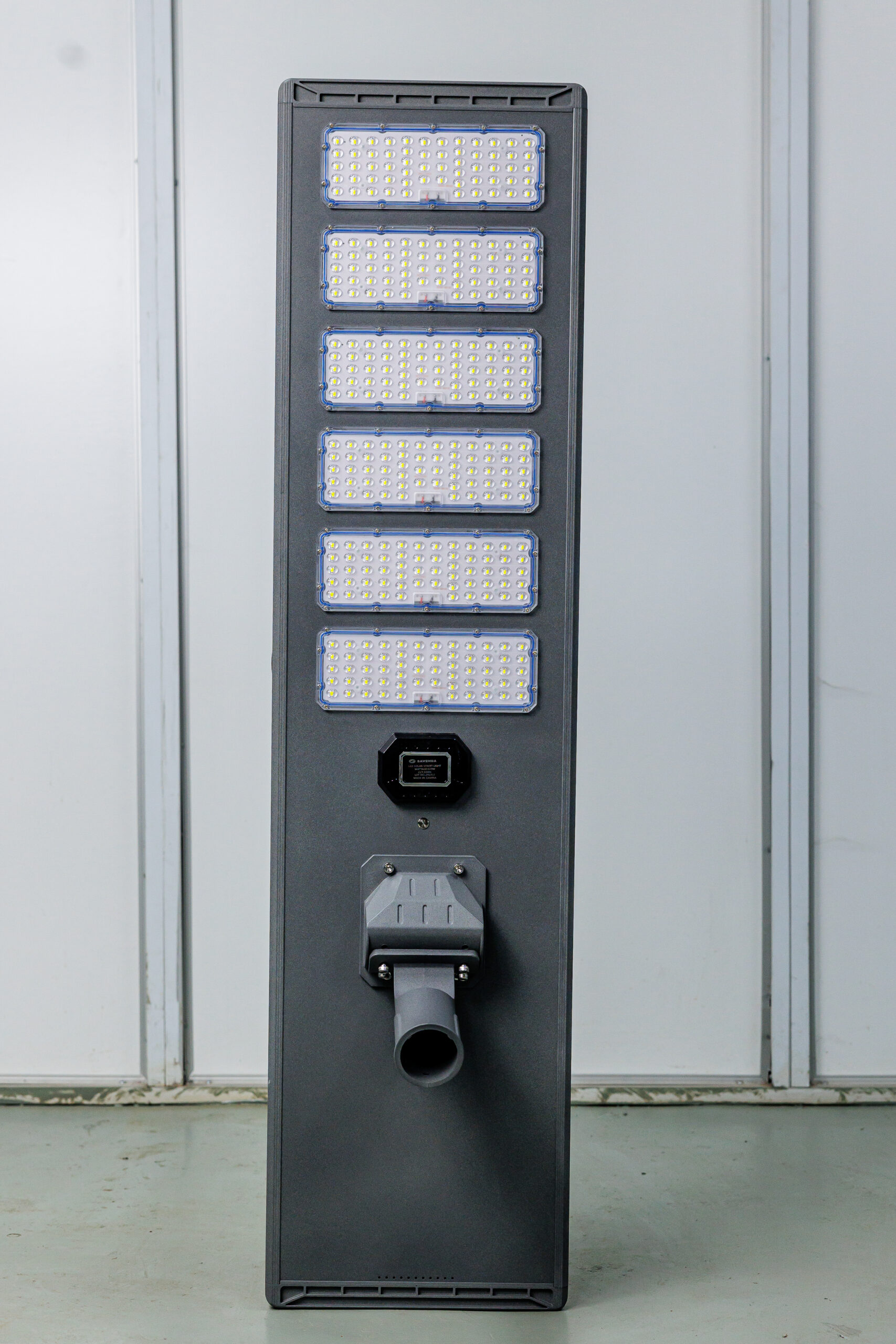 LED Solar street light 600W CCt3000k made in Zambia